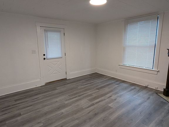 3rd image of 916 6th St NW #1