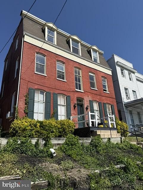 1st image of 165 Summit Ave