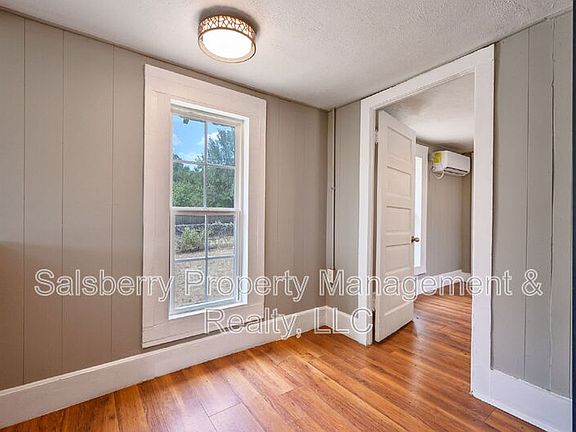 5th image of 304 Bryan St #B