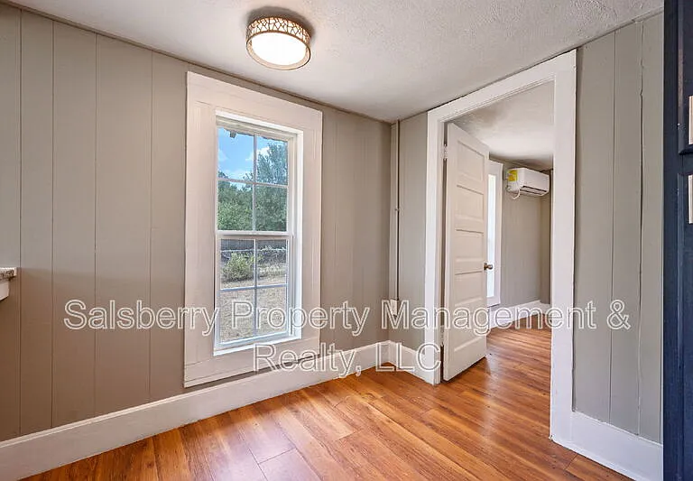 304 Bryan St #B — Photo 5