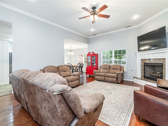 2nd image of 1300 Chattie Dr