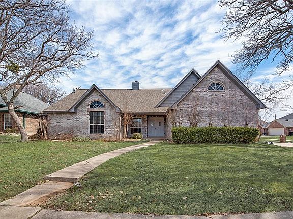 2nd image of 2126 Millwood Dr