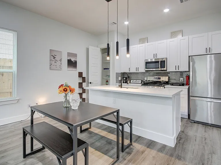 9305 Tower St — Photo 21