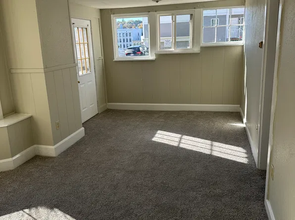 50 Blossom St #Gl1, Fitchburg, MA 01420