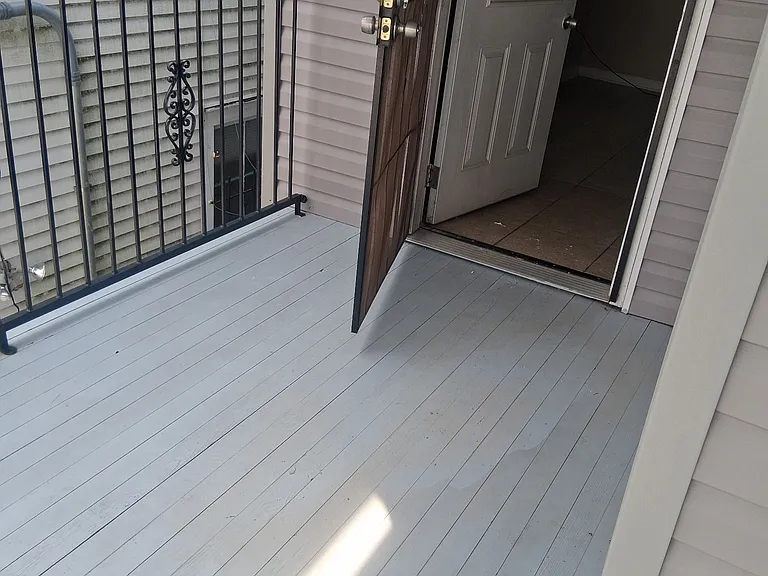 1409 Baronne St — Photo 1