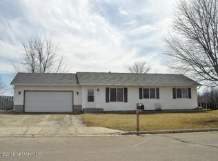 1761 Prairie Ln NE, Owatonna, MN 55060