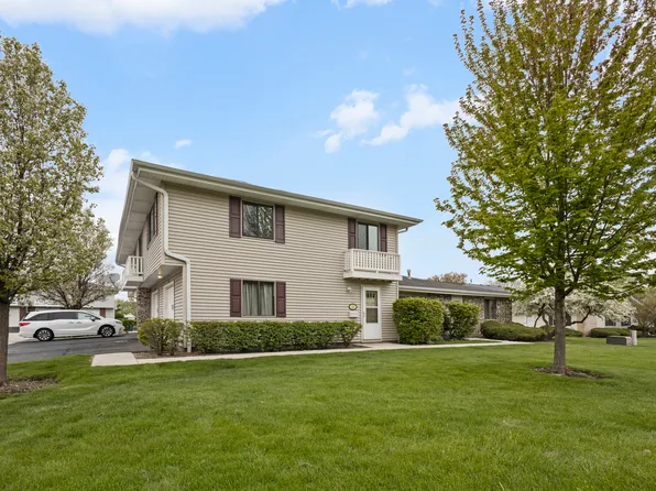 121 Cotuit Ct #121, Schaumburg, IL 60193