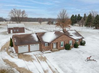 16N935 Prairie Farm Dr, Hampshire, IL 60140