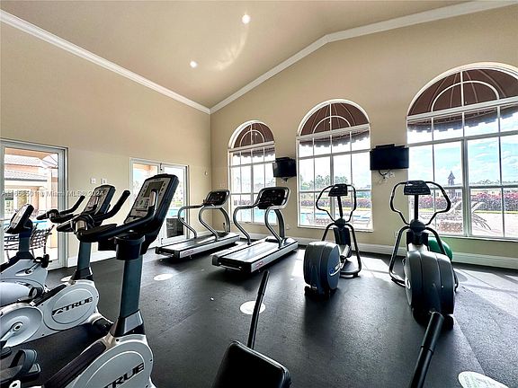 5th image of 1575 NE 33rd Ave #1575