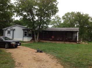 517 Bartsch Ln, Red Rock, TX 78662