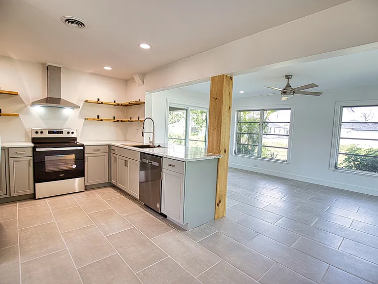 199 Annapolis Ln — Photo 4