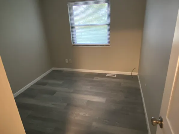 613 Rosetta Dr, Florissant, MO 63031