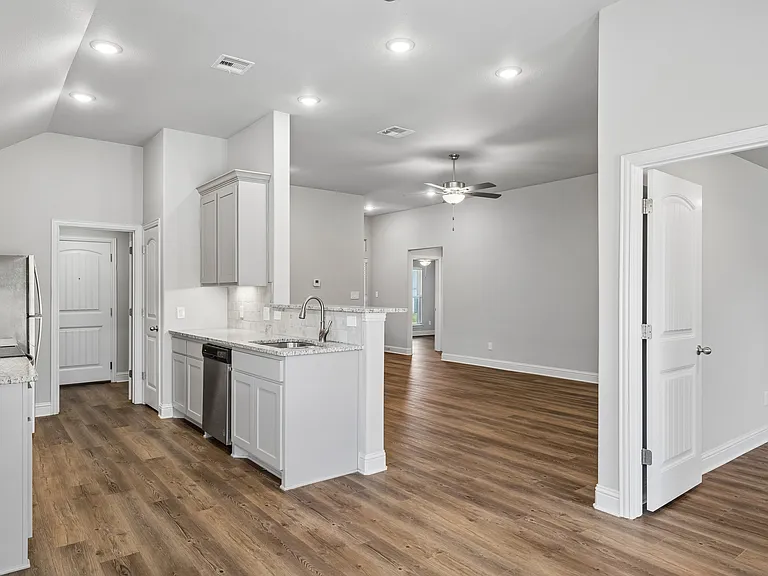 2907 Tulip Dr — Photo 11
