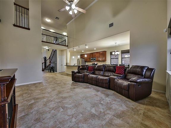 3rd image of 5515 Drumlin Field Way