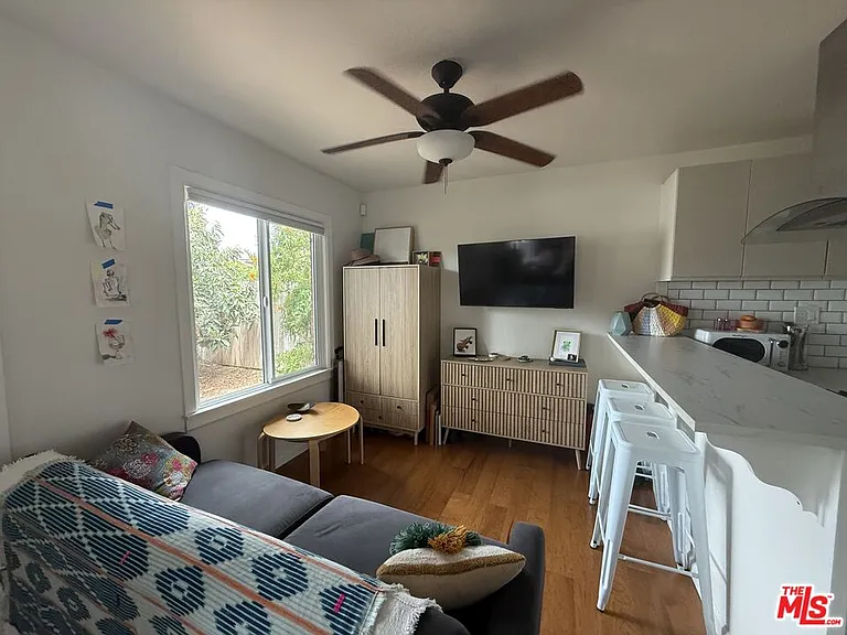 710 Stepney St — Photo 3