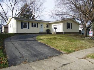 2212 N Birchwood Ave, Davenport, IA 52804