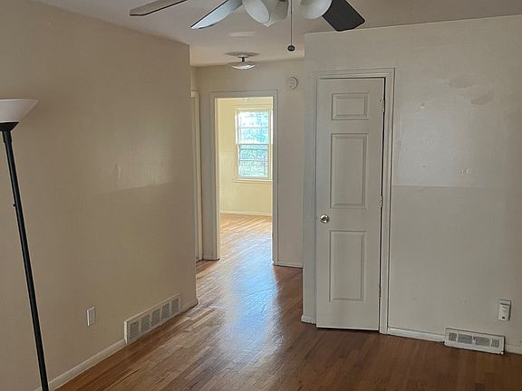 4th image of 136 Pleasant Plains Ave APT 1