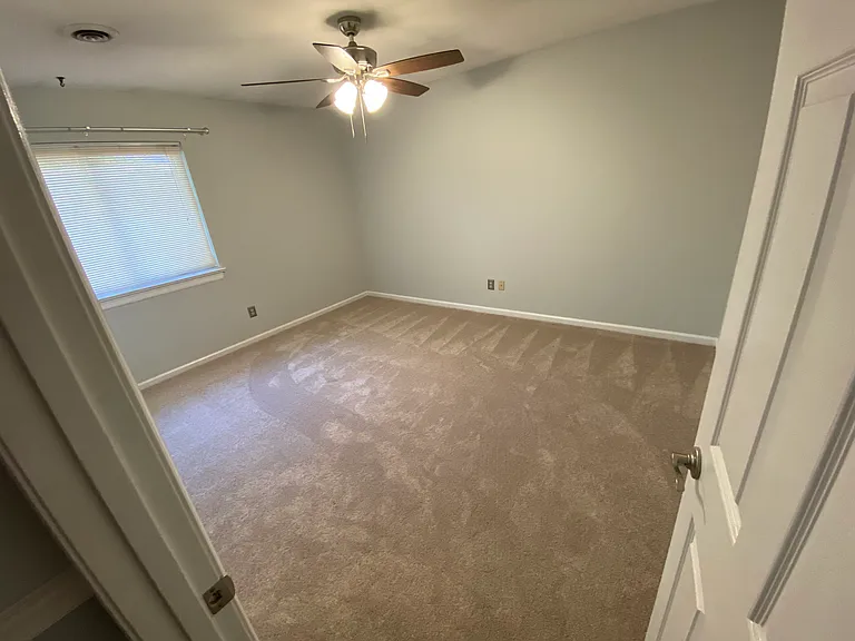 1503 Lake Forest Dr — Photo 14