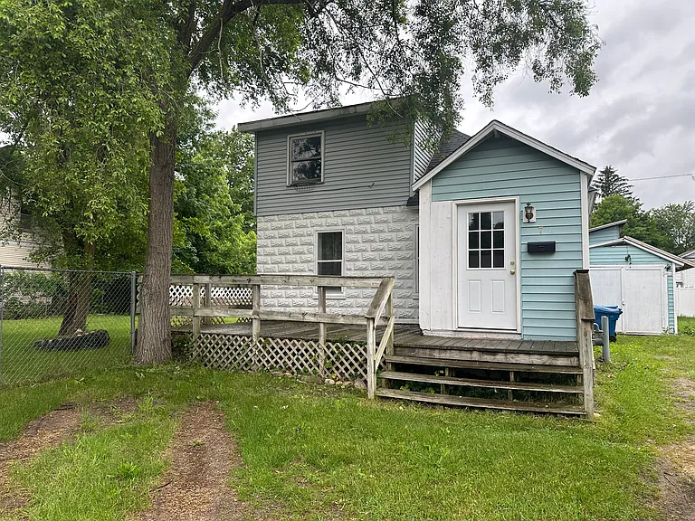 7 S Peach Ave — Photo 1