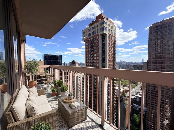 235 E 40th St APT 40A, New York, NY 10016