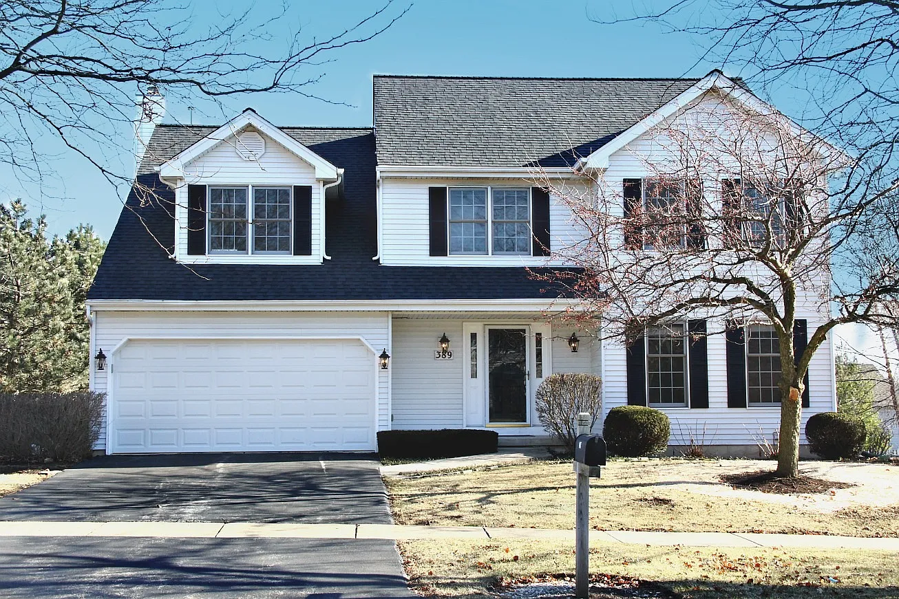 389 Colonial Cir photo 1
