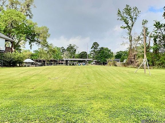 2nd image of 17619 Cove Ln
