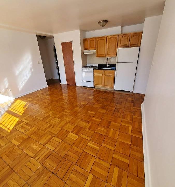1st image of 107 Bruce Ave #1F