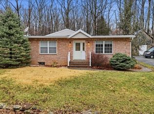 20 Summerfield Rd, White Twp., NJ 07823