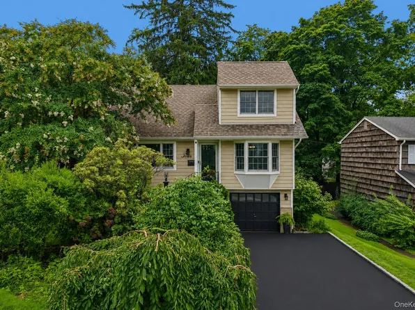 4 Beach Avenue, Northport, NY 11768