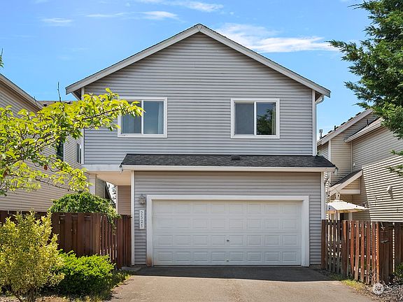 3rd image of 2521 85th Drive NE