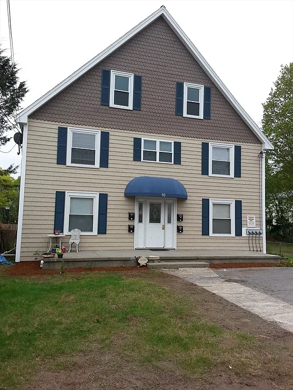 3 bed, 1.0 bath, 1000 sqft, $2,700 — Photo 1