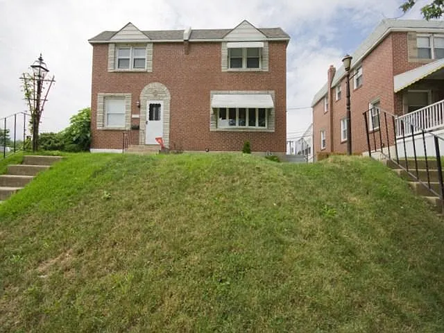 111 Lakeview Dr photo 1