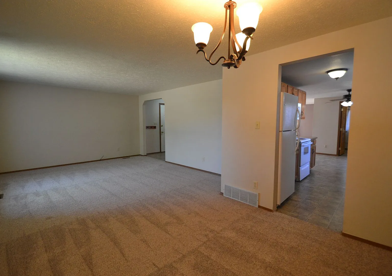 3 Bedroom 2.5 Bath Available Now — Photo 3