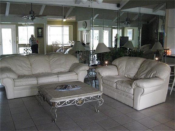 5th image of 4005 Ecuador Dr