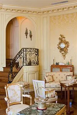 Sold by Douglas Elliman | media 15