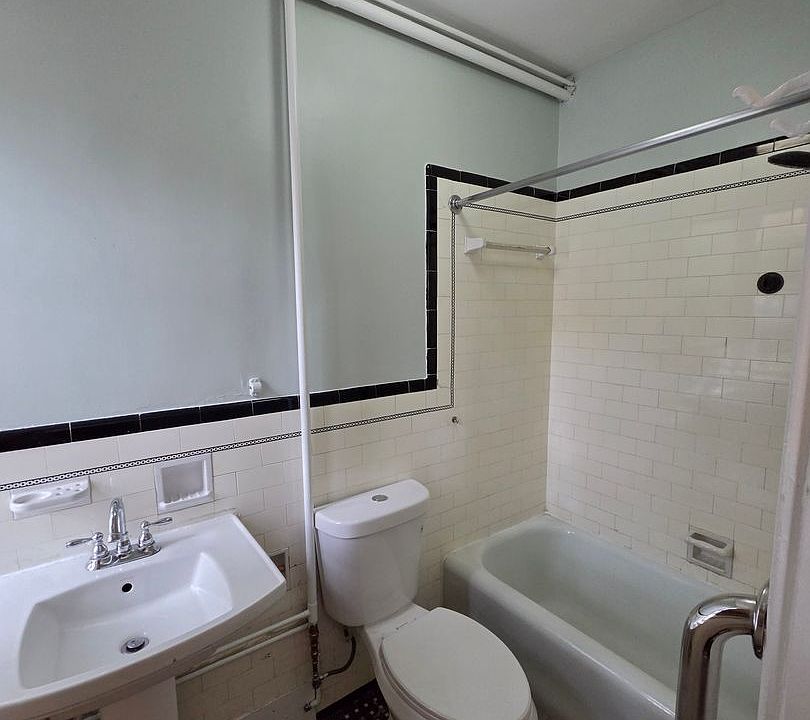 1st image of 4 E 30th St #62
