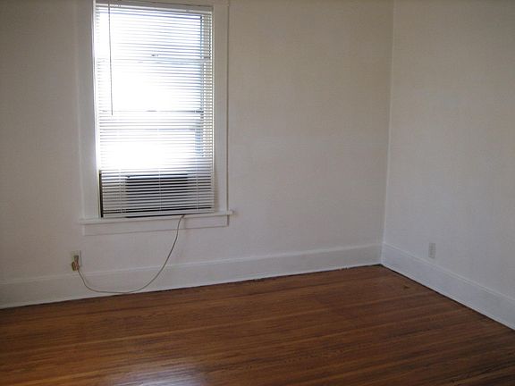 2nd image of 932 Goodhue Blvd