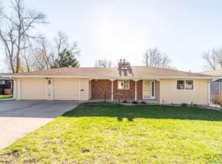4104 S Chicago Ave, Sioux Falls, SD 57103