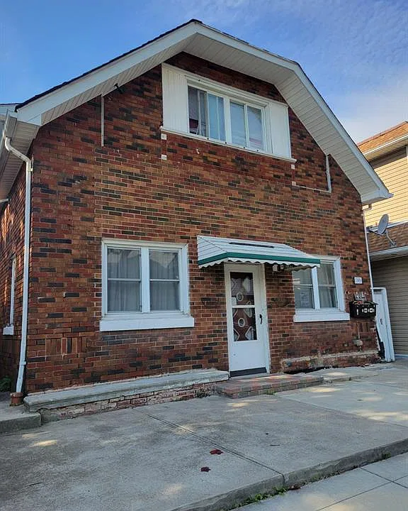 1189 Marion Ave #2