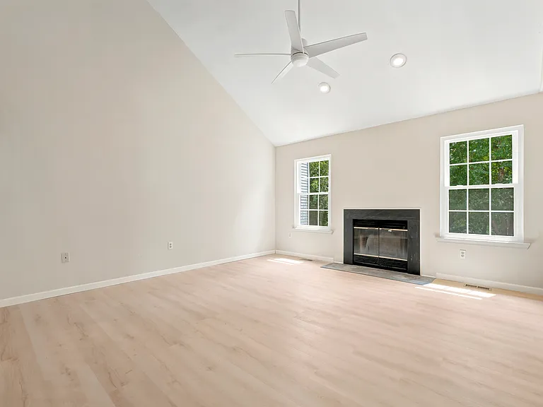703 Porter Way W — Photo 11