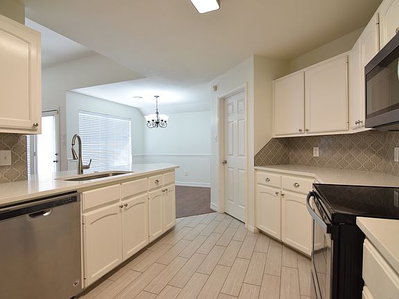 4th image of 4613 Danbury Dr