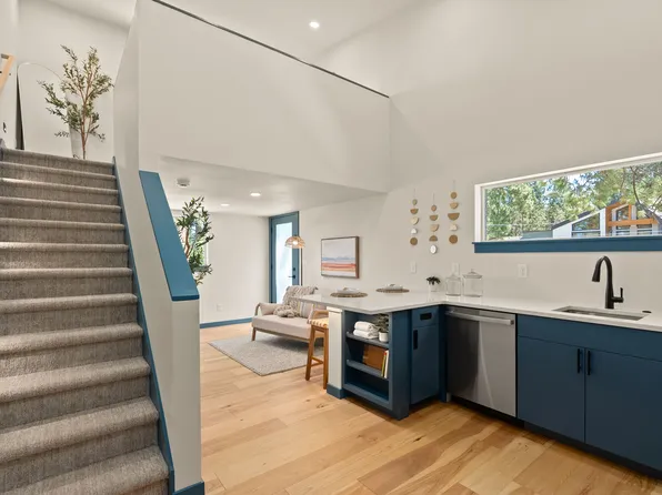 960 NE Norton Ave #2, Bend, OR 97701