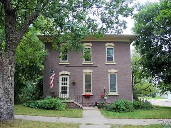 500 State Ave, Dell Rapids, SD 57022