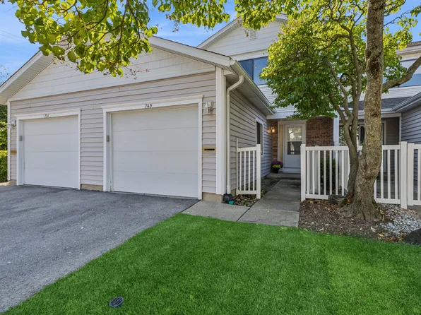 749 Lakeview Point, Schaumburg, IL 60194