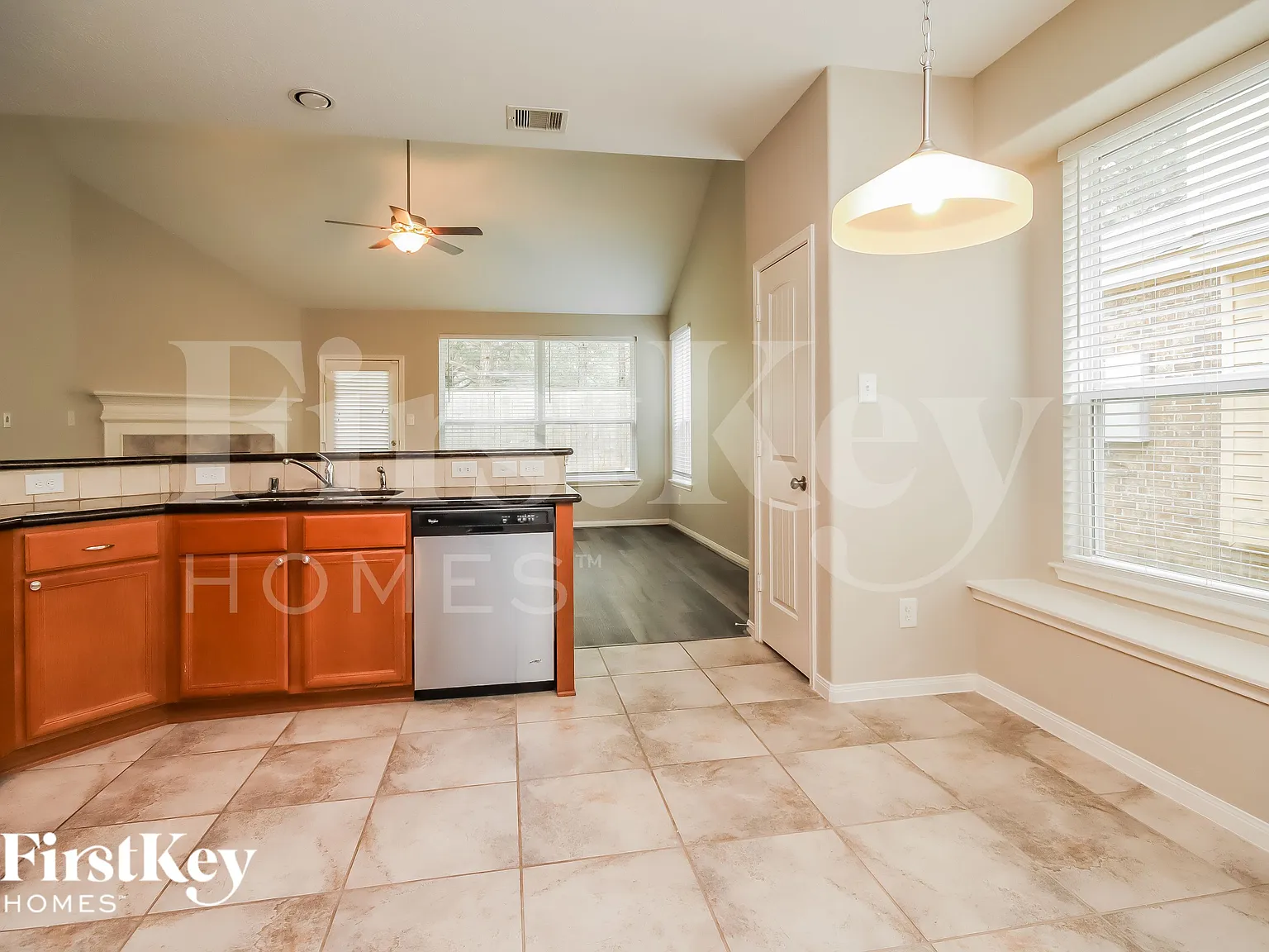 4 bed, 3.5 bath, 2790 sqft, $2,615 — Photo 4