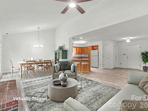 3rd image of 2711 Bobwhite Cir