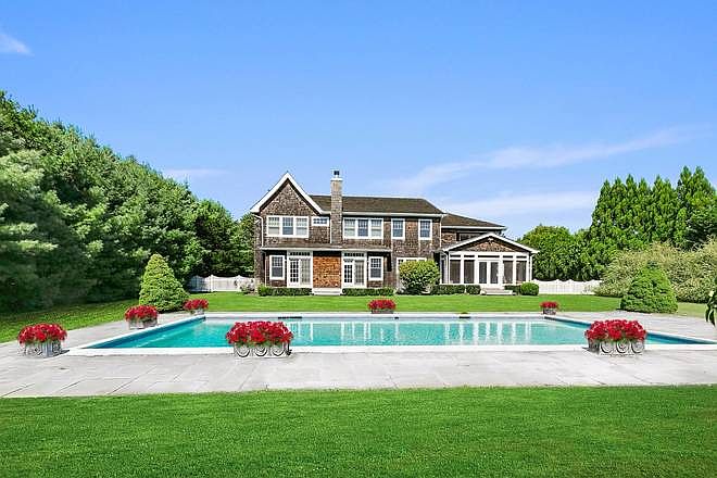1st image of 14 Parrish Pond Ln