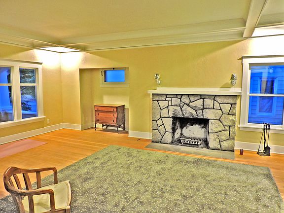 3rd image of 4114 Yakima Ave