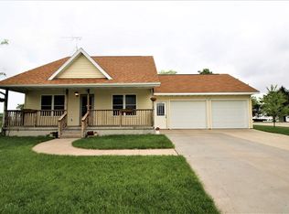 1502 Highland Ave, Washington, IA 52353