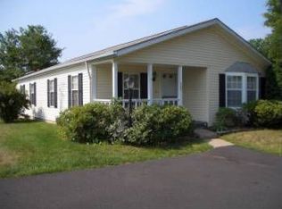 489 Goldenrod Xing W, New Hope, PA 18938